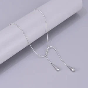 ΚΟΛΙΕ ΔΕΜΕΝΟ ΣΕ ΑΣΗΜΙ ΧΡΩΜΑ